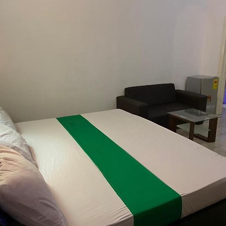 Hgl Guest House East Legon Bagian luar foto