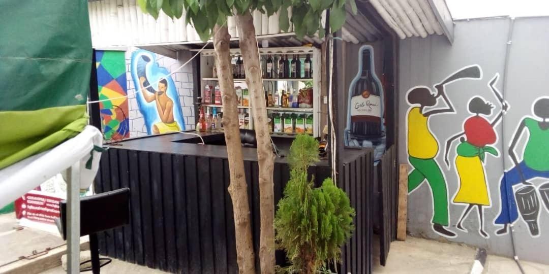 Hgl Guest House East Legon Bagian luar foto