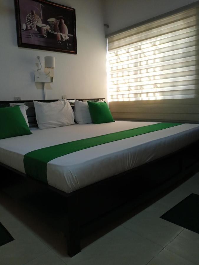Hgl Guest House East Legon Bagian luar foto